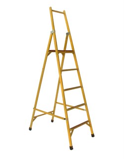 Диэлектрическая стремянка 2 ступени ССС-1,5-К40С - фото 78184